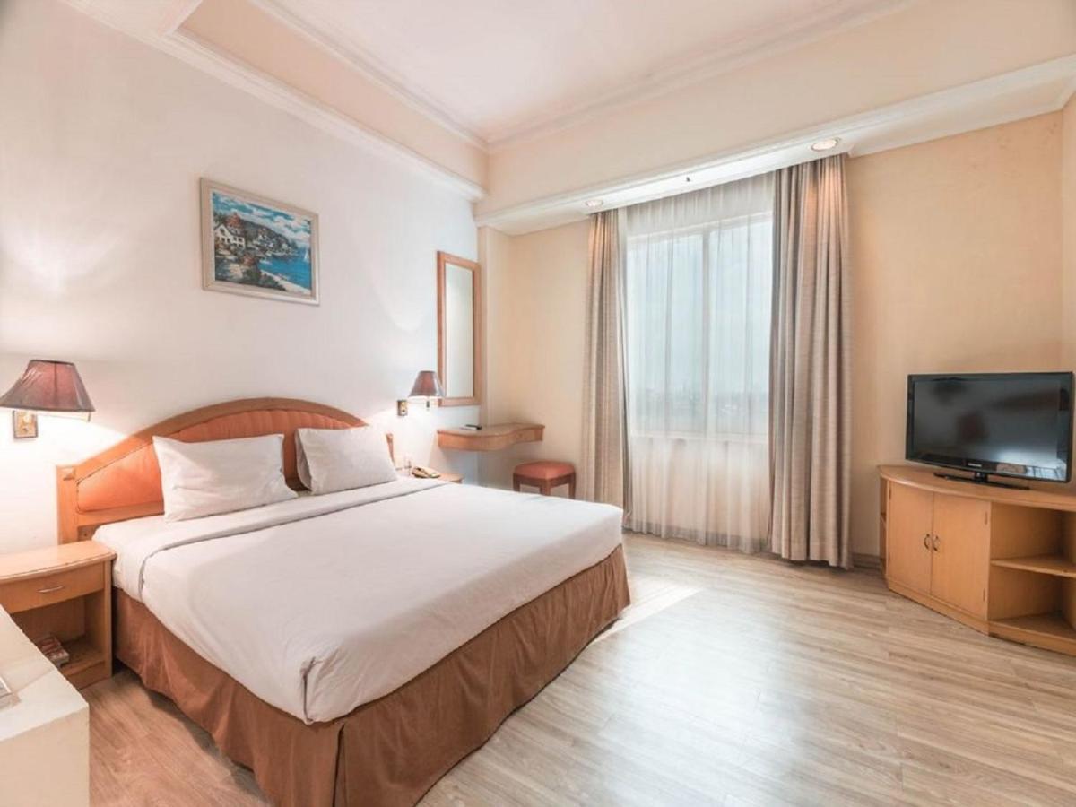 Hotel Bulevar Tanjung Duren Джакарта Екстериор снимка