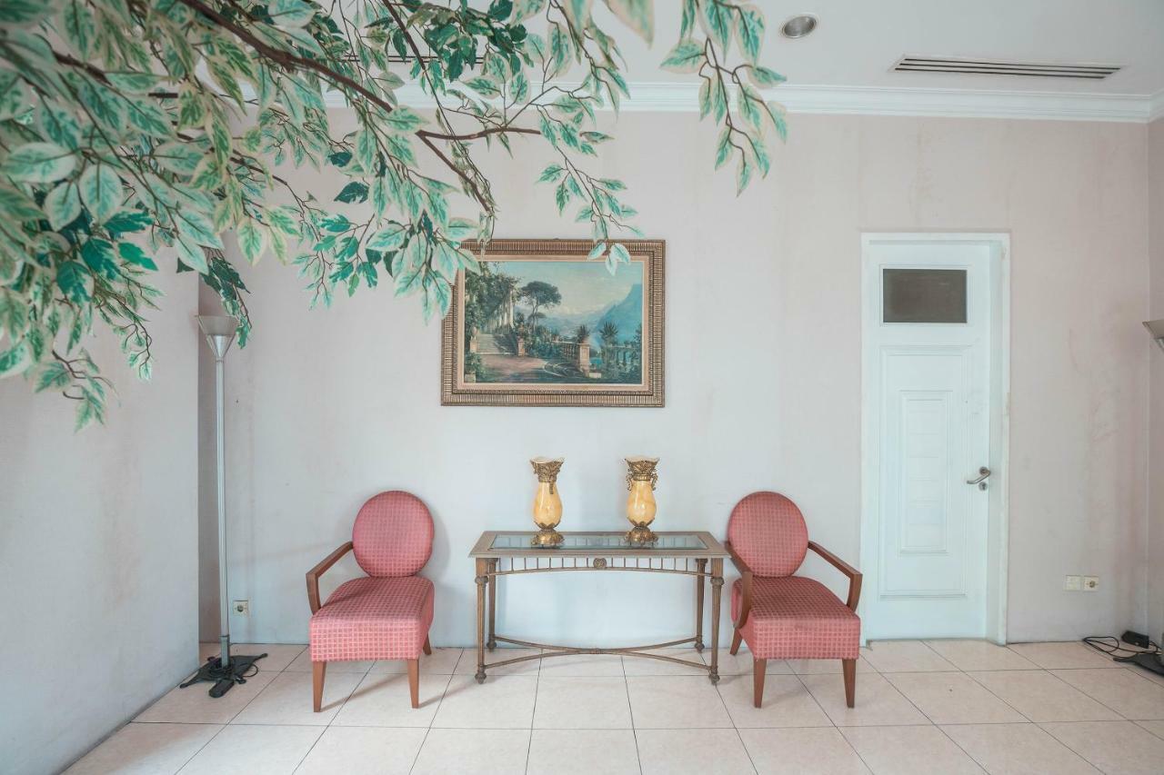Hotel Bulevar Tanjung Duren Джакарта Екстериор снимка