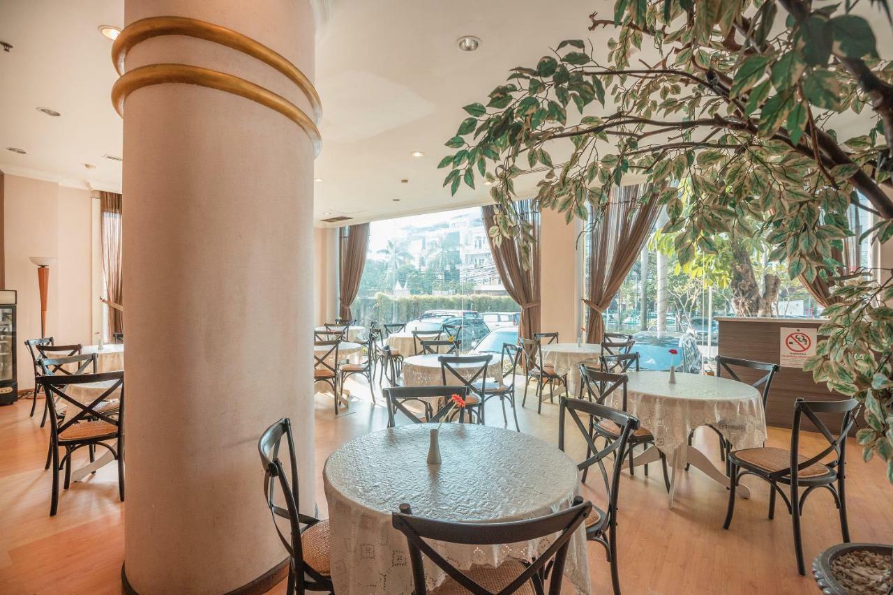 Hotel Bulevar Tanjung Duren Джакарта Екстериор снимка