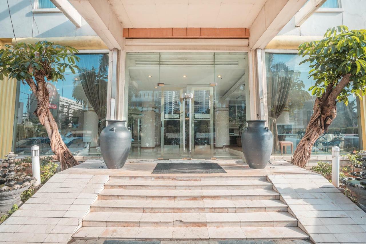 Hotel Bulevar Tanjung Duren Джакарта Екстериор снимка