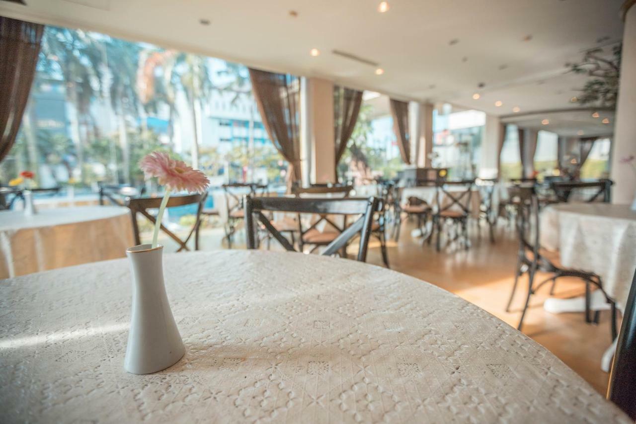 Hotel Bulevar Tanjung Duren Джакарта Екстериор снимка