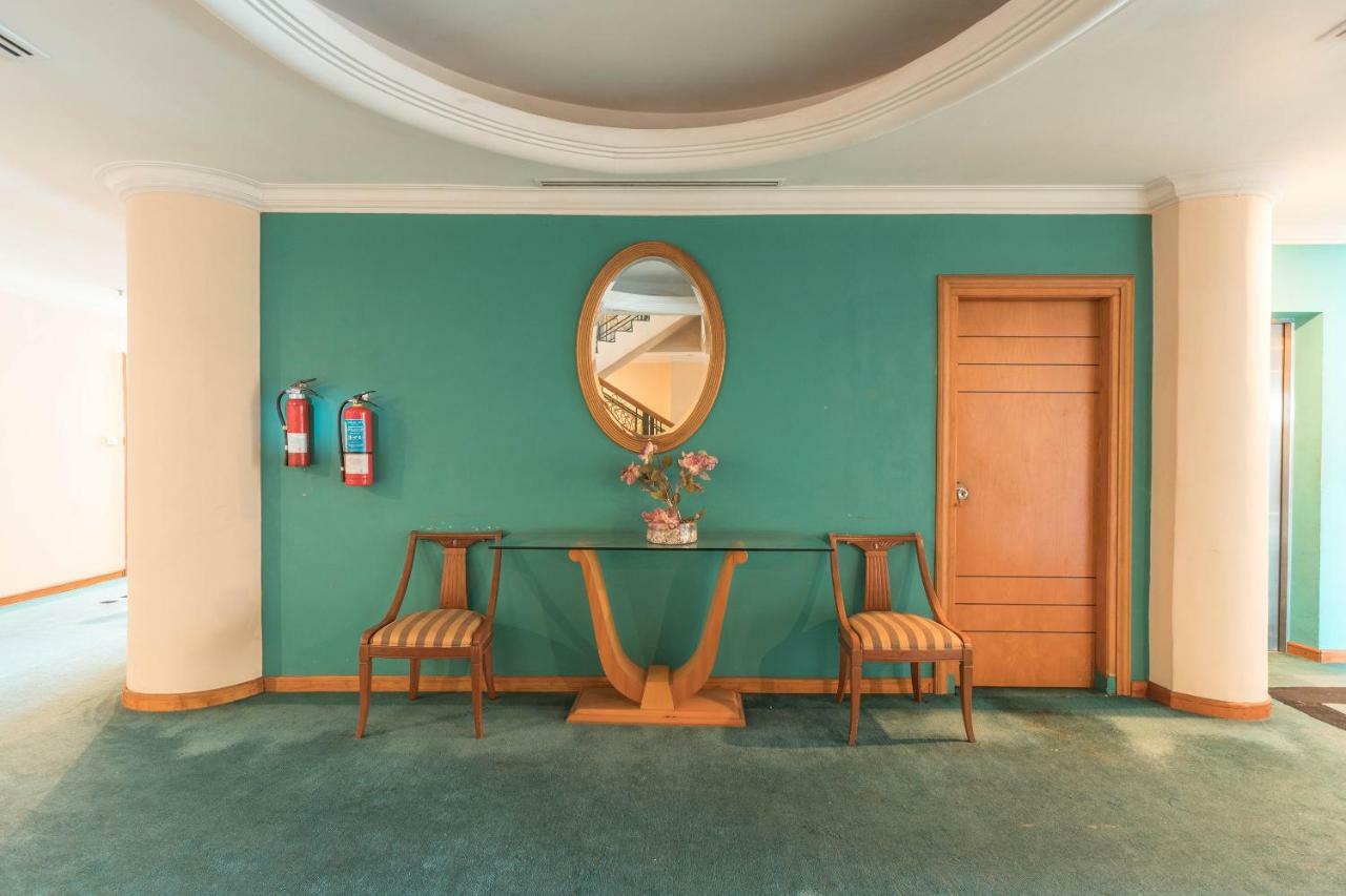 Hotel Bulevar Tanjung Duren Джакарта Екстериор снимка