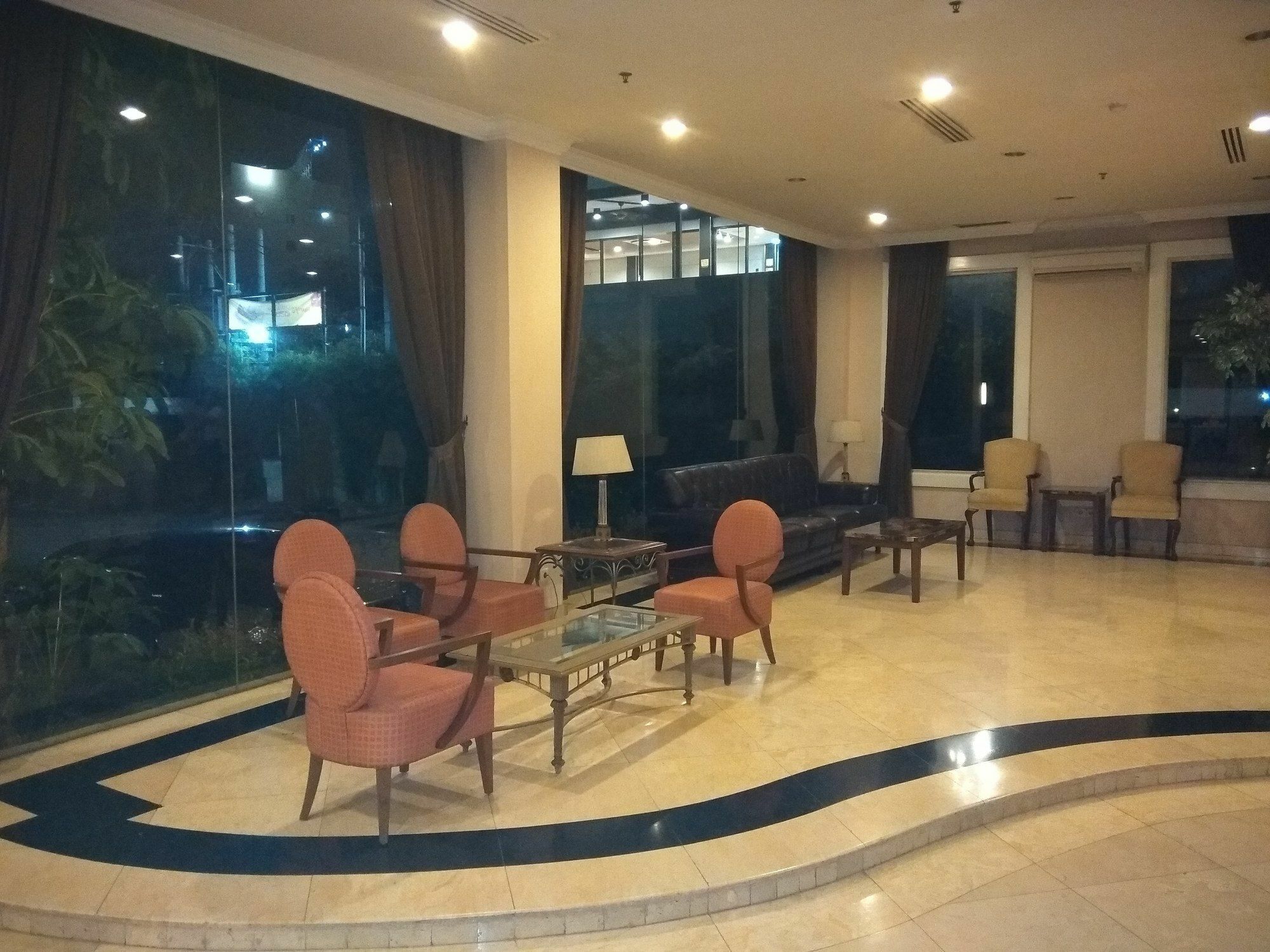 Hotel Bulevar Tanjung Duren Джакарта Екстериор снимка